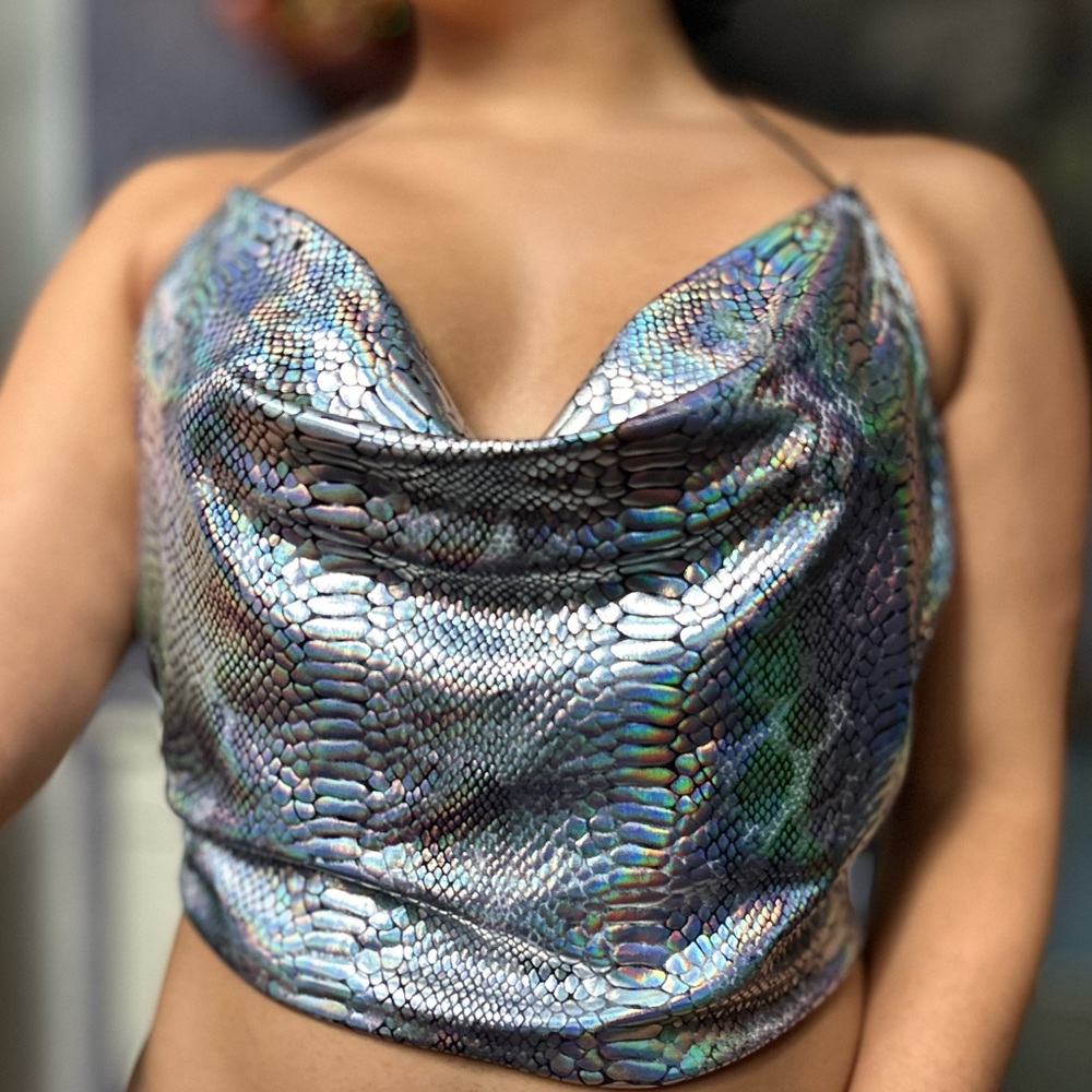 Black Bead Iridecent Scarf Crop